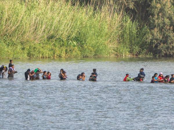 Muchos niños hondureños viajan solos hacia Estados Unidos.