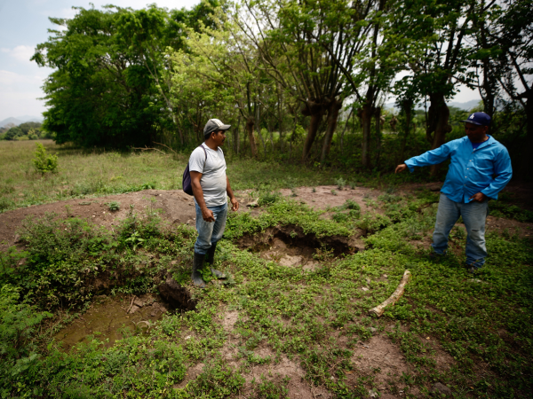 Los productores en el Valle de Jamastrán ya no tienen esperanza de que el proyecto de riego continúe. En algunos puntos solo quedan los agujeros donde estarían los pozos.