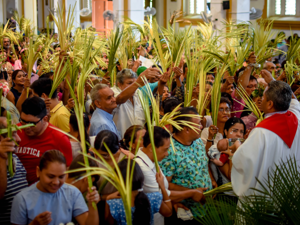 El Domingo de Ramos es una celebración significativa para los cristianos, ya que marca el inicio de la Semana Santa y conmemora la entrada triunfal de Jesucristo a Jerusalén.