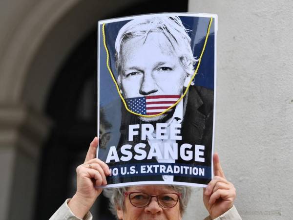 Assange se enfrenta a una posible condena de 175 años de cárcel.