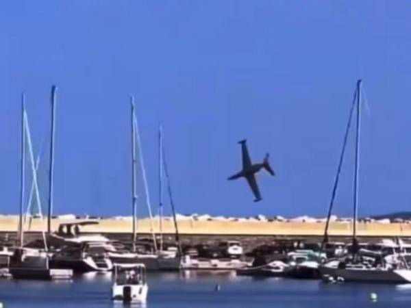 Video del accidente aéreo en Francia: Avión se estrelló en el mar y murió el piloto