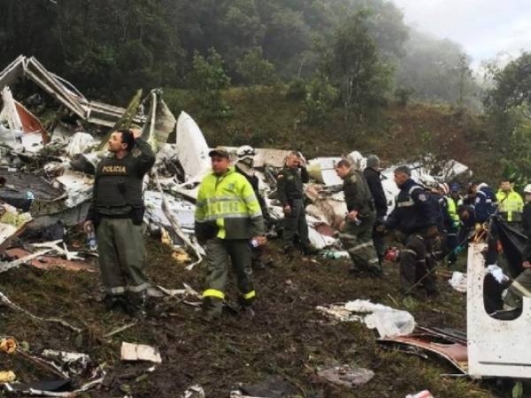 Ese informe señala que el siniestro aéreo ocurrido en 2016 se produjo por falta de combustible de la aeronave. (AFP)