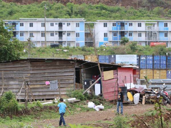 El gobierno no ha logrado definir qué futuro tendrá el hasta ahora fracasado proyecto de Lomas del Diamante y Residencial Morazán, en la aldea Santa Rosa, al sur de la capital.