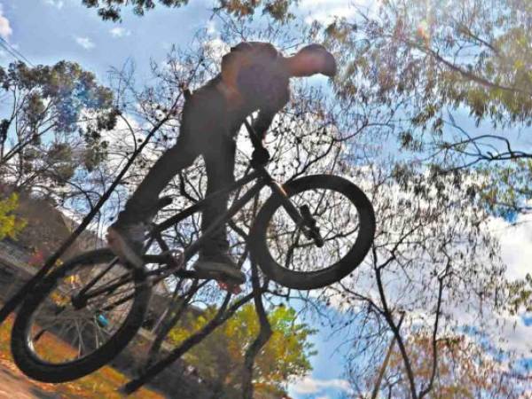 Con la construcción del parque de Bike Moto Cross se busca modernizar la capital de Honduras con espacios destinados a la práctica del deporte urbano.