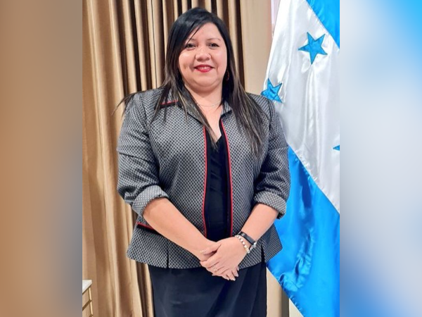 La abogada Karla Ninoska Escalante Alegría, aspiraba a la presidencia del Colegio de Abogados de Honduras (CAH), sin embargo, perdió ante el movimiento “Frente Patria y Justicia”, representado por Gustavo Solórzano.