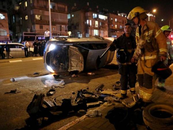 En las calles de Bnei Brak, Ramat Gan y de los suburbios de Tel Aviv, el atentado recuerda los días más oscuros de la segunda Intifada, el levantamiento palestino de 2001-2005, haciendo temer una nueva ola de violencia.