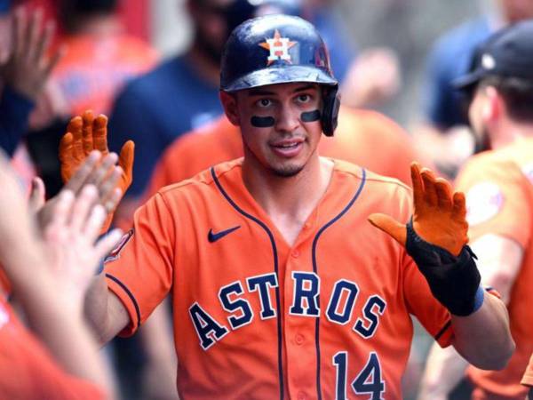 Mauricio Dubón ha sobresalido jugando de jardinero central en los Astros de Houston.