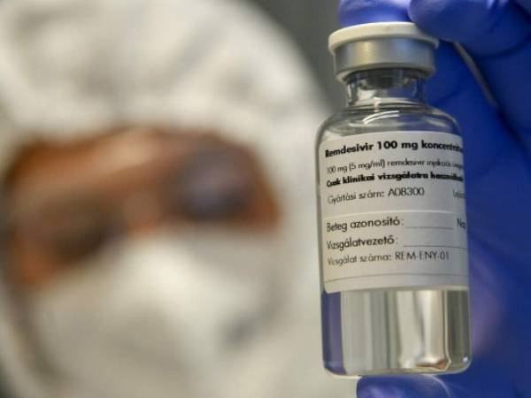 Remdesivir es un antiviral experimental de amplio espectro fabricado por la farmacéutica estadounidense Gilead Sciences, que se desarrolló por primera vez para tratar el ébola. Foto: AP