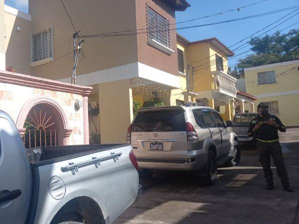 Los agentes realizaron inspecciones a viviendas y vehículos.