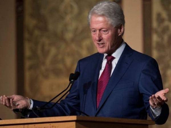 En esta foto de archivo tomada el 6 de noviembre de 2017, el ex presidente de los Estados Unidos, Bill Clinton, habla durante Clinton 25, un evento conmemorativo del 25 aniversario de la elección presidencial de Clinton, en la Universidad de Georgetown en Washington, DC. Foto: AFP