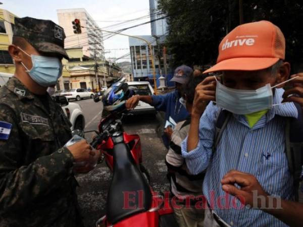 Invest-Honduras compró 474,000 mascarillas a una empresa a la cual entregó un anticipo de L 20.3 millones, pero por mutuo acuerdo cancelaron la compra. Falta que la compañía devuelva ese dinero. Foto: Johny Magallanes / EL HERALDO.