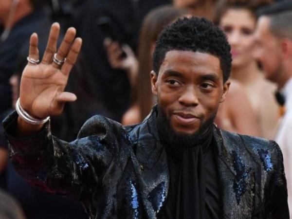 En esta foto de archivo tomada el 24 de febrero de 2019, el actor estadounidense Chadwick Boseman llega a la 91a Entrega Anual de los Premios de la Academia en el Dolby Theatre de Hollywood. Foto: AFP