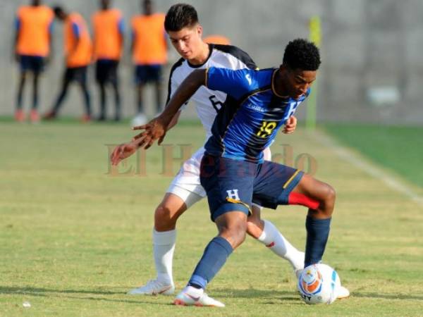 Douglas Martínez durante un partido ante Costa Rica en los Juegos Centroamericanos y del Caribe. Foto: Agencia AFP