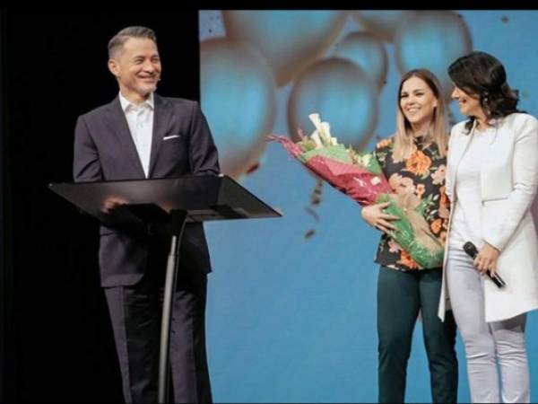 Anita es líder de jóvenes en la iglesia de su papá. Foto: Instagram