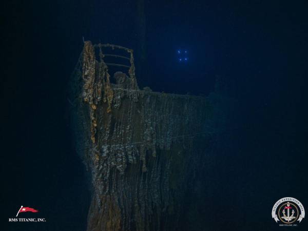 Las imágenes captadas en la expedición muestran que la barandilla de la proa del barco se desprendió.