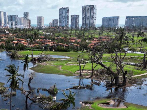 Desde la madrugada del miércoles, cuando llegó el ciclón categoría 5, la máxima de la escala Saffir-Simpson, la electricidad y las telecomunicaciones están colapsadas en esta urbe costera de cerca de 780.000 habitantes.