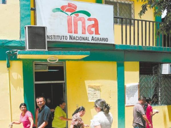 El Instituto Nacional Agrario reducirá personal en 2016