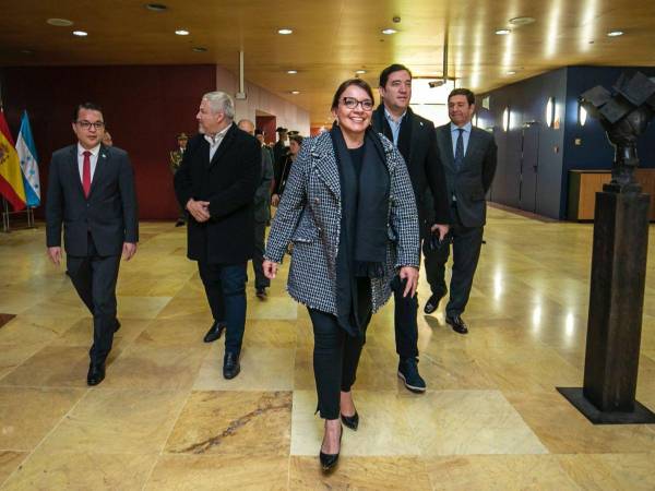 La presidenta Castro participará en reuniones junto con las máximas autoridades españolas el miércoles.