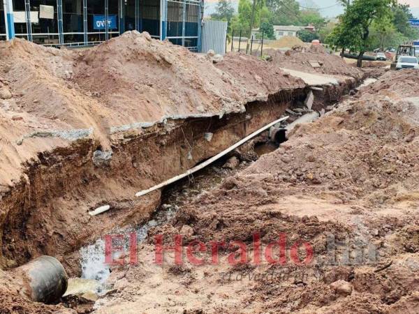 EL HERALDO intentó comunicarse con autoridades del SANAA para conocer si podrían multar a la constructora que por segunda ocasión dañó las tuberías, pero al cierre de esta edición no obtuvo respuesta.