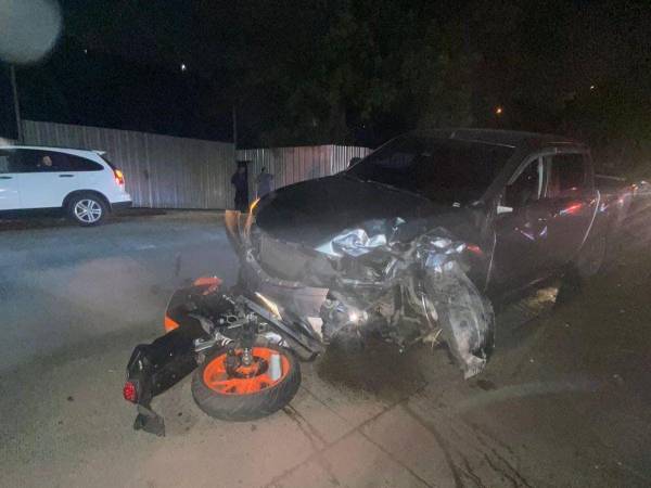 El trágico accidente acabó con la vida de los jóvenes que viajaban a bordo de la motocicleta.