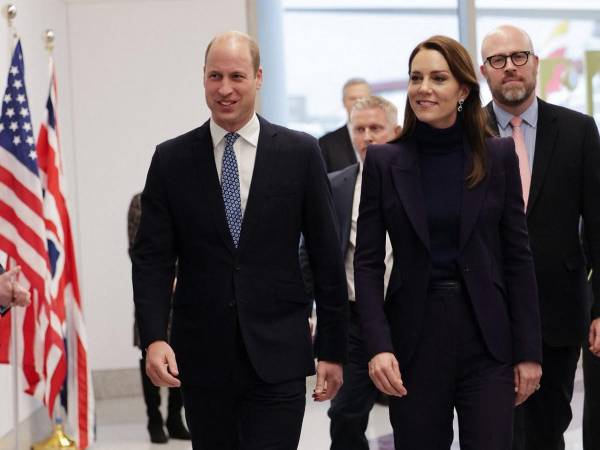 Esta es la primera visita al extranjero de la pareja desde que William se convirtió en heredero al trono en septiembre, cuando su padre se convirtió en el rey Carlos III a la muerte de su madre la reina Isabel II.