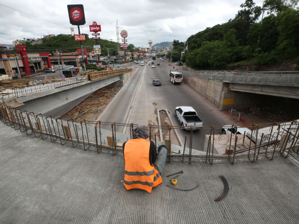 El puente a desnivel de la colonia Kennedy es una de las obras que recientemente se concluyó en la gestión de la Alcaldía Municipal del Distrito Central.