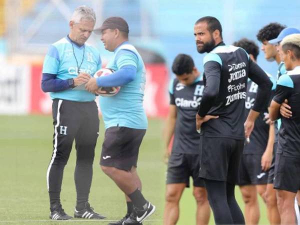 El técnico de la Selección Nacional de Honduras, Reinaldo Rueda, realizó sus últimos trabajos y define su estrategia para los duelos ante Jamaica y Trinidad y Tobago