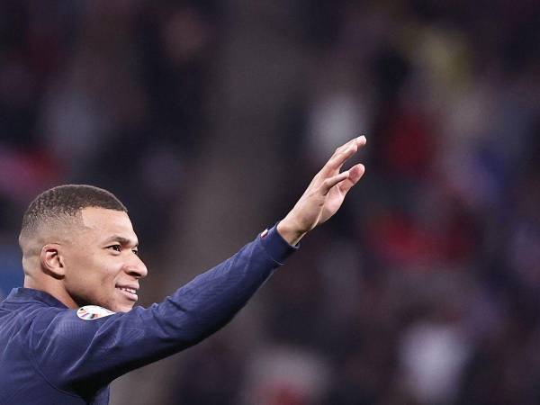 Mbappé llegó al PSG en el cierre del mercado de inicio de temporada 2017-2018.