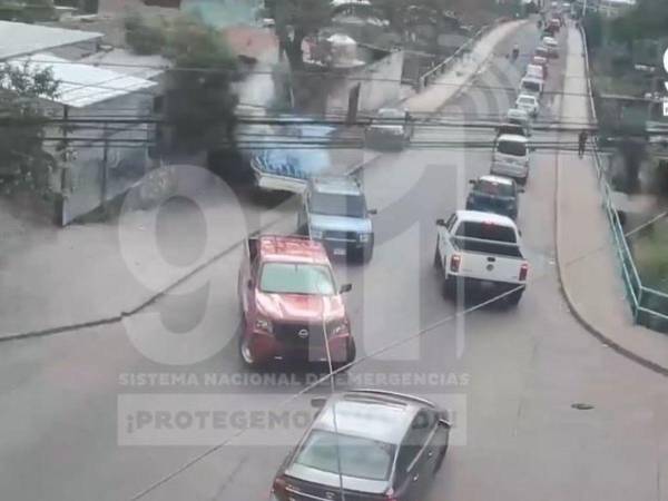 El video muestra la maniobra del conductor del camión para evitar una tragedia mayor.