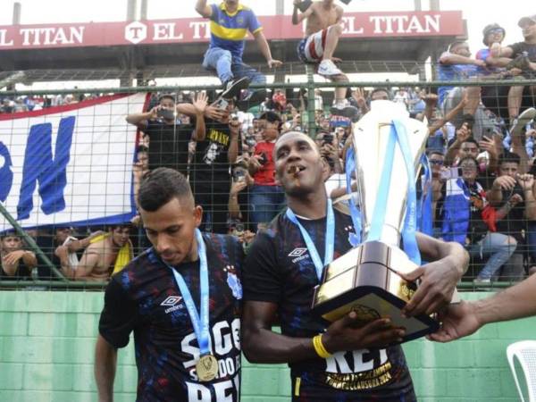 Bryan Beckeles nuevamente se coronó campeón con Olimpia.