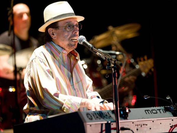 El pianista y compositor brasileño, quien llevó la música brasileña al mundo, falleció a los 83 años.