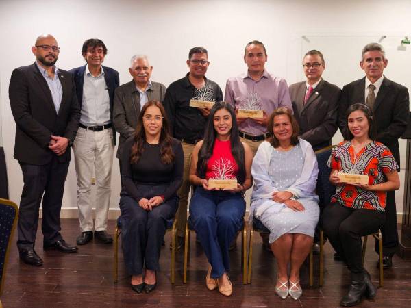 Andrés Erhler, Noé Leiva, Armando Fúnez, Miguel Cardona, Edwin Gómez, Reynaldo García, Arturo Sosa, Reizel Vilorio, Melissa López, Yadira Gómez y Damisa Prudot.