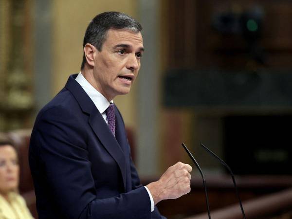 Pedro Sánchez aseguró que su esposa es una mujer honesta, seria y responsable.