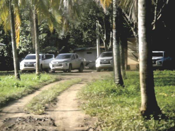 Equipos de la Policía Nacional arribaron hasta una hacienda de Magdaleno Meza para buscar el botín.