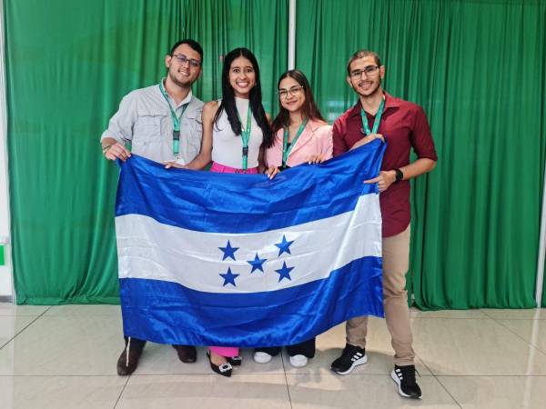 Miguel Dubón, Arly Gradiz, Sofía Andino y Adolfo Banegas llevaron al equipo #12 a la ronda final.