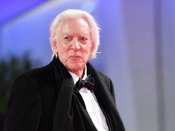 Donald Sutherland tuvo una infancia marcada por graves problemas de salud, pues sufrió de hepatitis, poliomielitis y fiebre reumática.