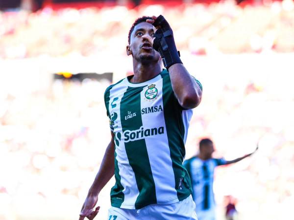 Choco Lozano anotó un gol de cabeza en la última fecha ante los Xolos de Tijuana.