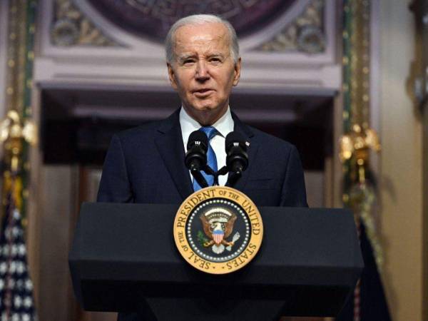 Cabe recordar que <b>Biden</b> firmó este mismo mes un decreto que restringe la entrada de migrantes por la frontera con México cuando haya más de 2,500 cruces irregulares en el promedio de siete días.