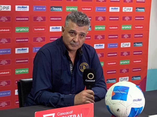 Diego Vazquez en conferencia de prensa tras el triunfo ante Águila de El Salvador.