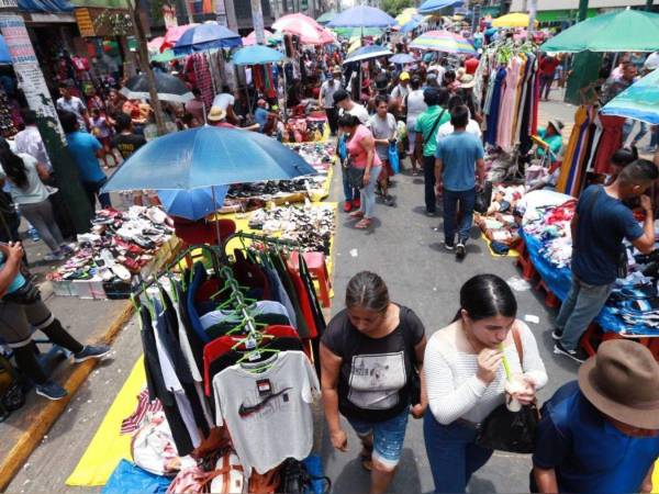 El comercio es una de las actividades que más se desarrollan en el sector informal en el país.