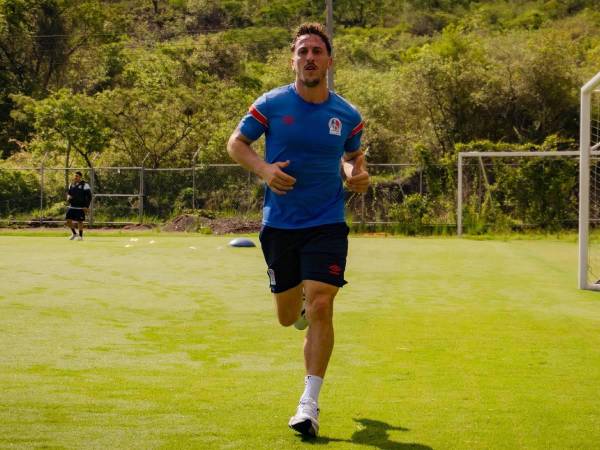 Ignacio Colombini llega de jugar del Club Ferro Carril Oeste de Argentina.