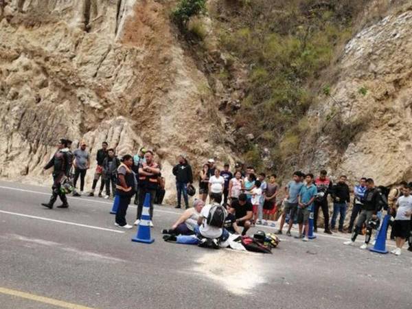 Lamentablemente, el joven perdió la vida de manera inmediata en el lugar.