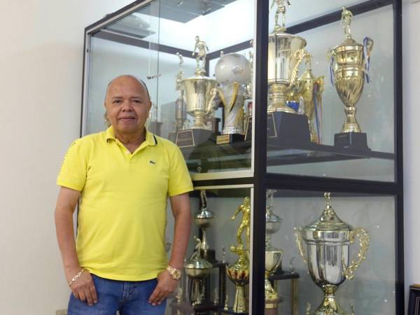 <b>Luis Girón</b>, de 65 años, posee su empresa y la misma generó al Parrillas One, segundo club que posee un estadio propio en Honduras.