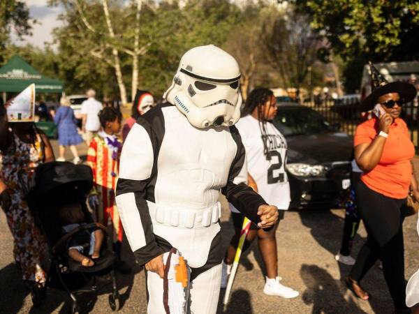 Con los años, Halloween se ha vuelto una festividad en donde miles de personas se preparan para disfrutar con amigos y familia, pero también ha tomado apogeo por los concursos de disfraces donde todos buscan resaltar.