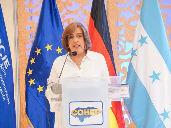 El evento, organizado por Cohep, el BCIE, la UE y el gobierno alemán, reunió a líderes empresariales como Carmen Torrebiarte y Maritza Hernández, quienes abordaron la importancia del empoderamiento femenino en el desarrollo económico.