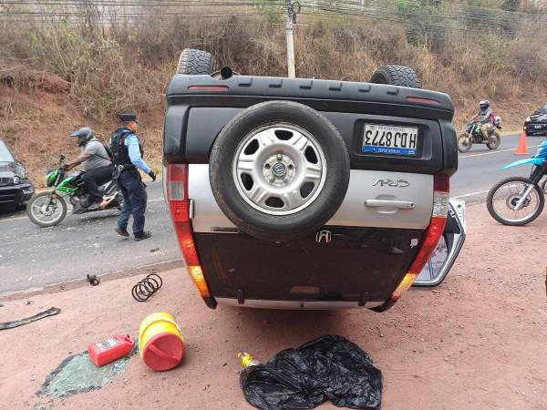 Así quedó uno de los automotores luego del fuerte encontronazo ocurrido