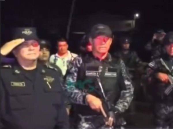 Así fue el momento en que el director de la Policía Nacional Civil (PNC) Mauricio Arriaza Chicas se encontraba en Choluteca para recibir a Manuel Coto Barrientos, exgerente de la cooperativa Cosavi, anes del fatídico desenlace.