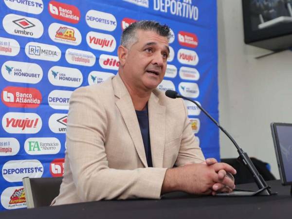 Diego Vazquez en conferencia de prensa tras empatar el clásico ante Olimpia.