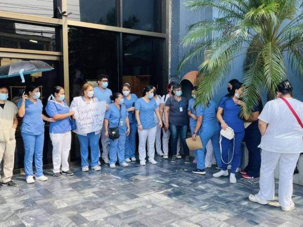 Los médicos lamentan que los acuerdos firmados no se respetan.