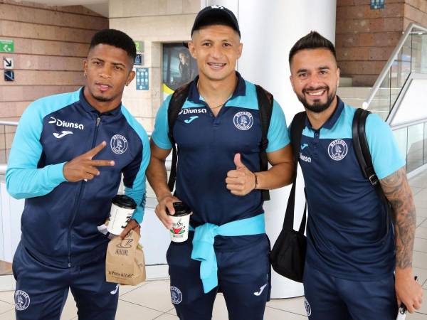 Motagua viajó este martes rumbo a El Salvador y los jugadores se mostraron muy motivados de cara al duelo ante el Águila. Se reporta una baja importante y un jugador no pudo viajar con el grupo.